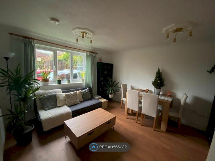 2 Bedroom Flat To Rent In Fulton Road, Sheffield, S6