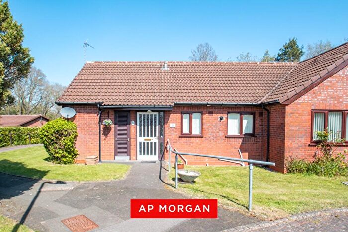 2 Bedroom Bungalow For Sale In Plymouth Close, Redditch, Worcestershire, B97