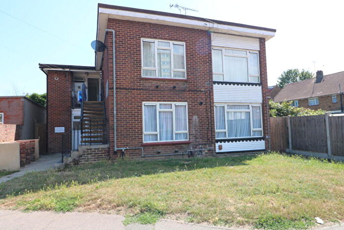 1 Bedroom Flat For Sale In Norwich Close, Southend, SS2