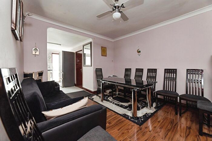 4 Bedroom Terraced House For Sale In Sherwood Gardens, Barking, IG11