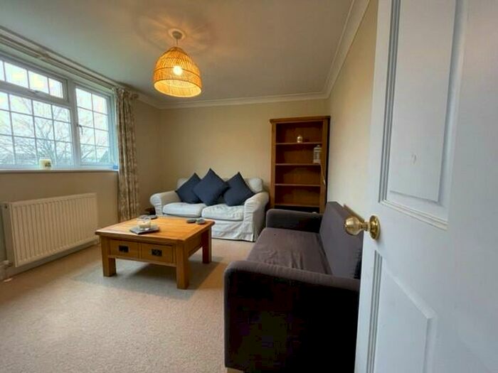2 Bedroom Bungalow To Rent In Manor Road, Wantage, OX12