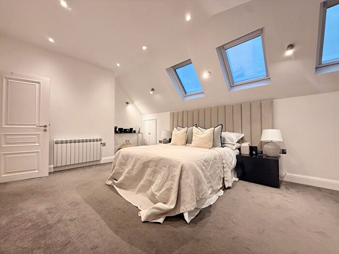 3 Bedroom Terraced House To Rent In London, W5