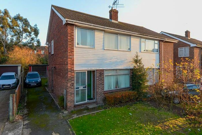 4 Bedroom Semi-Detached House To Rent In College Road, Canterbury, CT1