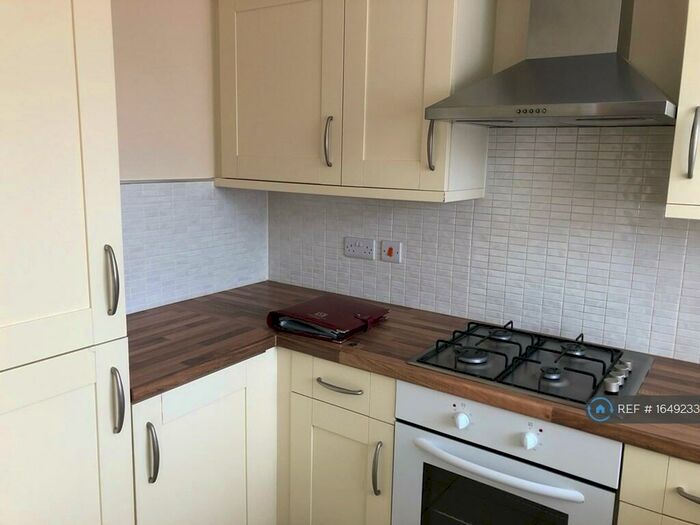 3 Bedroom Terraced House To Rent In Kelston Road, Bristol, BS10