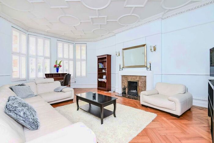 2 Bedroom Flat To Rent In Carlisle Place, London, SW1P