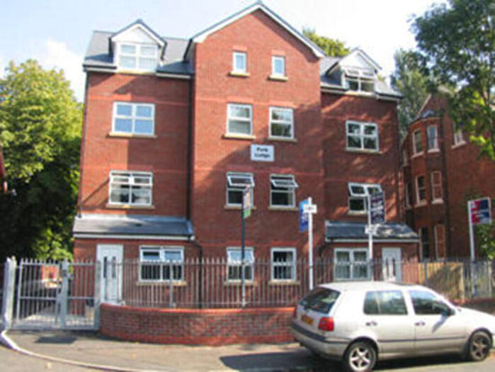 2 Bedroom Apartment To Rent In Park Lodge, M16