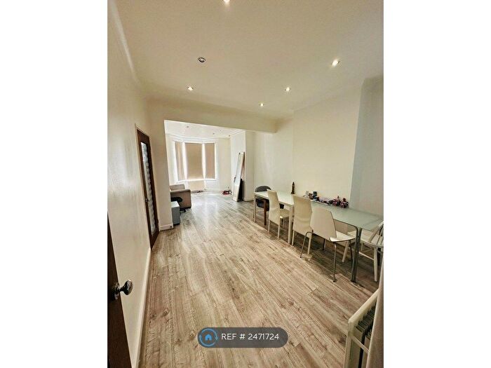 3 Bedroom Terraced House To Rent In Chichester Road, Leyton Stone, E11