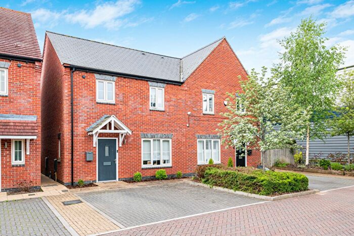 3 Bedroom Semi-Detached House For Sale In Horseshoe Close, Hemel Hempstead, HP1
