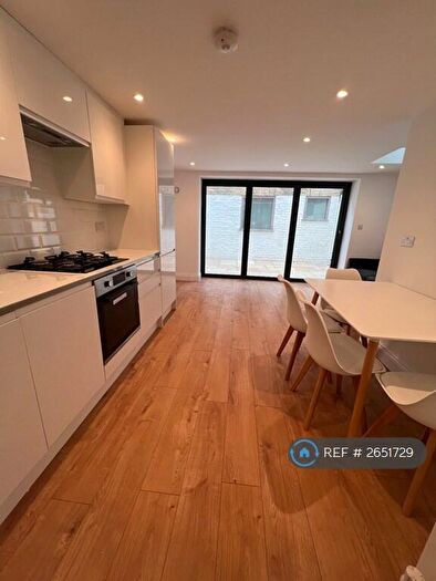 2 Bedroom Flat To Rent In Fortess Road, London, NW5