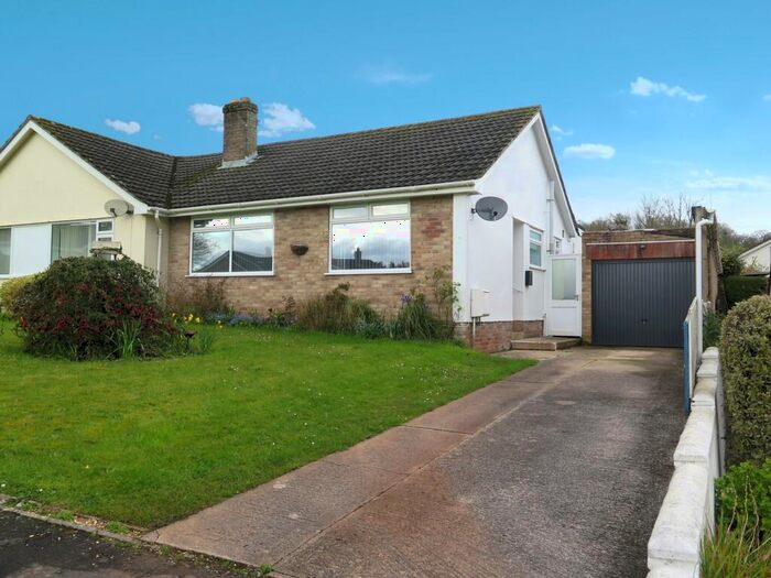 3 Bedroom Semi-Detached Bungalow For Sale In Kings Road, Wells, BA5