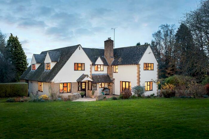 5 Bedroom Detached House For Sale In Perrotts Brook, Cirencester, GL7