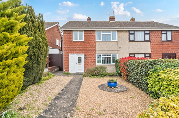 3 Bedroom Semi Detached House For Sale In Salvington Close, Worthing, West Sussex, BN13