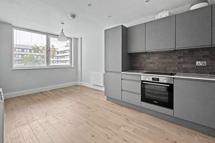 1 Bedroom Flat For Sale In Maybush, SO16