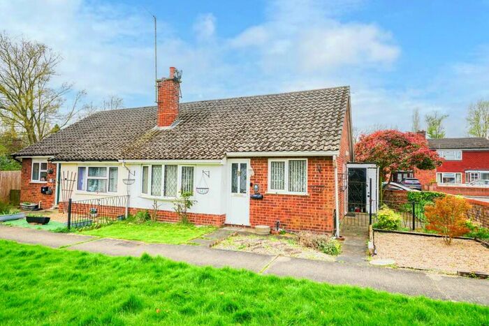 2 Bedroom Semi-Detached Bungalow For Sale In Olde Bell Close, Stoke Hammond, Milton Keynes, MK17