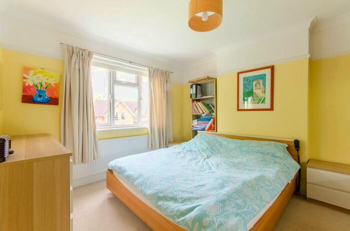 5 Bedroom Property To Rent In Nether Street, Woodside Park, London, N3