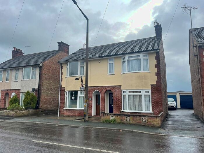 3 Bedroom Semi-Detached House To Rent In St. Johns Road, Colchester, CO4