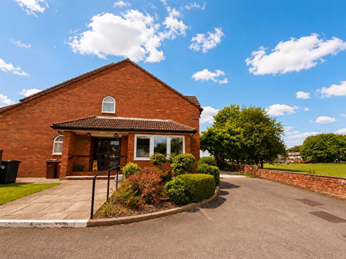 1 Bedroom Retirement Property For Sale In Dale Avenue, Heswall, Wirral, CH60