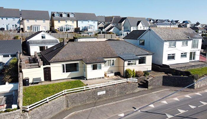 3 Bedroom Semi-Detached Bungalow For Sale In Main Road, Ogmore-By-Sea, The Vale Of Glamorgan, CF32