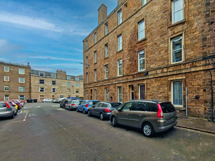 1 Bedroom Flat To Rent In Ramsay Place, Edinburgh, EH15