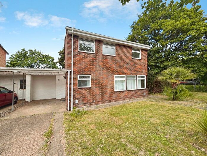 4 Bedroom Link Detached House For Sale In Wylam, Bracknell, RG12