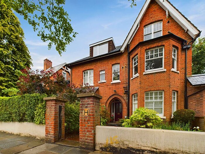 1 Bedroom Flat To Rent In Strafford Road, Twickenham, TW1