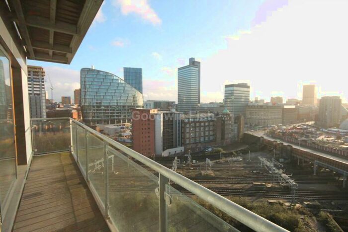 2 Bedroom Apartment To Rent In New Century Park, Manchester, M4