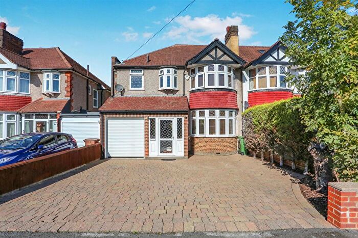 3 Bedroom Semi-Detached House For Sale In Sparrow Farm Road, Worcester Park, KT17