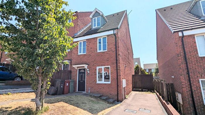 3 Bedroom Terraced House To Rent In East Street, Doe Lea, S44