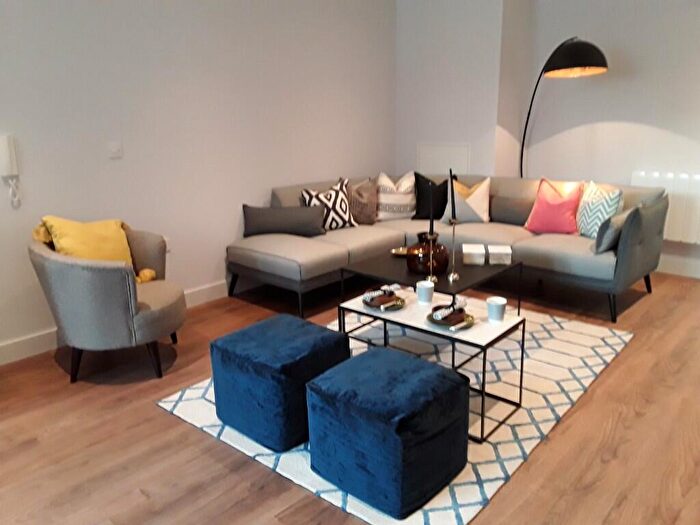 2 Bedroom Town House To Rent In George Leigh Street, Manchester, Greater Manchester, M4