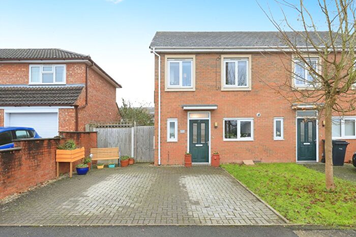 3 Bedroom End Of Terrace House For Sale In The Mall, Bridgnorth, Shropshire, WV15