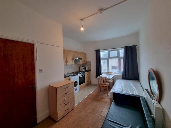 Studio To Rent In Etherley Road, Tottenham, London, N15