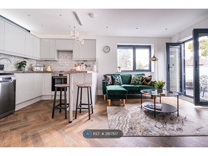 1 Bedroom Flat To Rent In Station Lane, Hornchurch, RM12