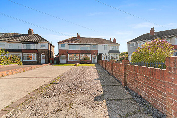 3 Bedroom Terraced House For Sale In Campden Crescent, Cleethorpes, DN35