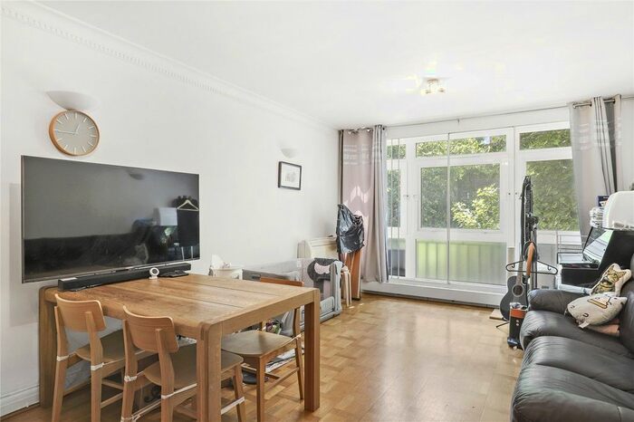 2 Bedroom Flat To Rent In Nottingham Terrace, London, NW1