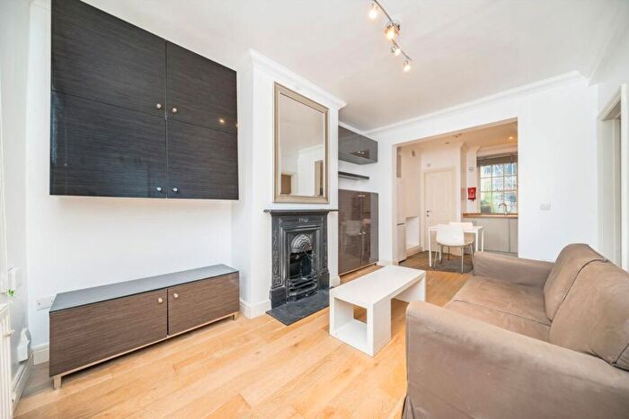 1 Bedroom Flat To Rent In Deal Street, Brick Lane, E1