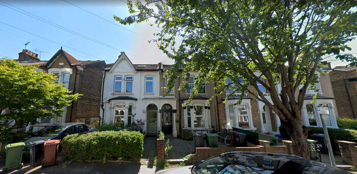 2 Bedroom Flat To Rent In Elmsdale Road, Walthamstow, E17