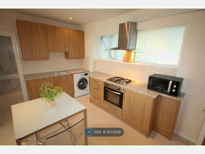 1 Bedroom Flat To Rent In Antrobus Road, London, W4