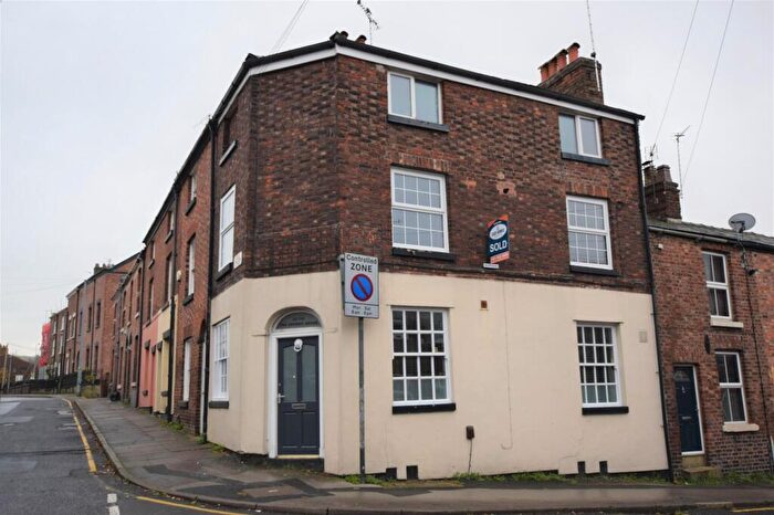 4 Bedroom End Of Terrace House To Rent In Bridge Street, Macclesfield, SK11