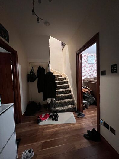 3 Bedroom Semi-Detached House To Rent In Hamilton Road, London, NW11