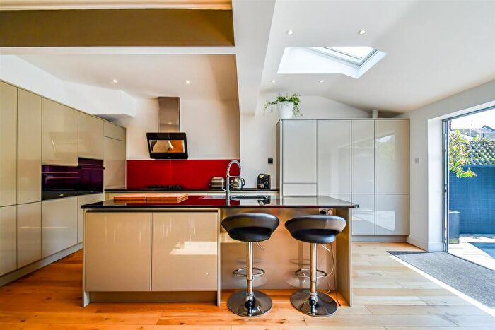 4 Bedroom Terraced House For Sale In Pall Mall, Leigh-On-Sea, SS9