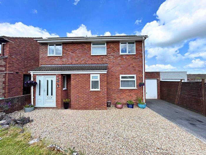 4 Bedroom Detached House For Sale In Monument Close, Wellington, TA21