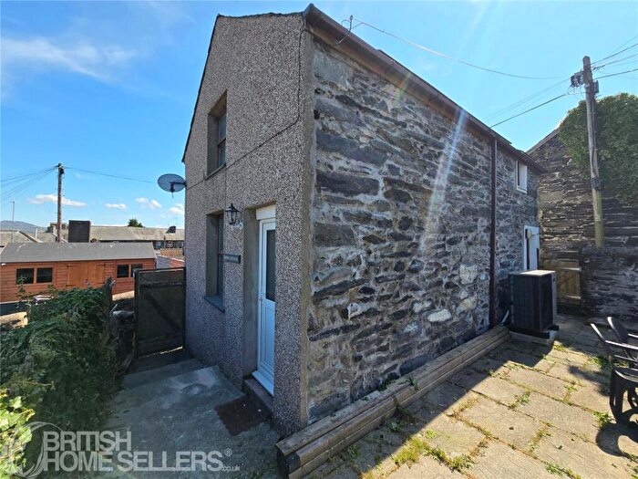 2 Bedroom Detached House For Sale In Porthmadog, Gwynedd, LL49