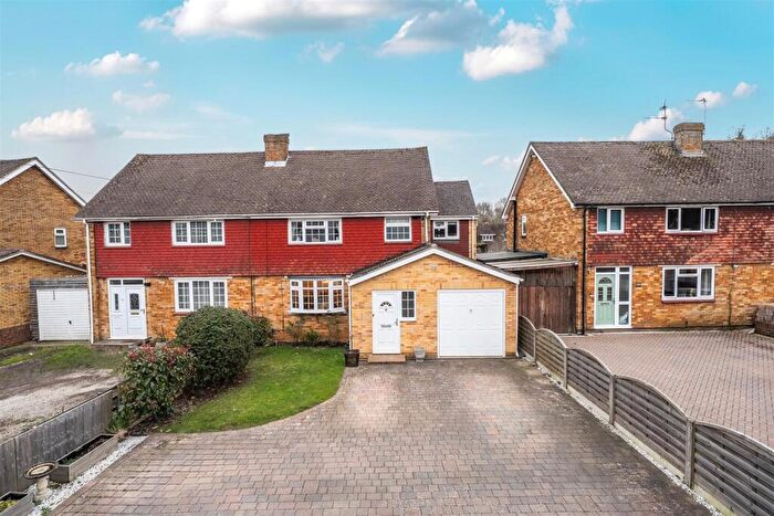 4 Bedroom Semi Detached House For Sale In Willington Street, Maidstone, ME15