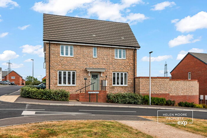 3 Bedroom Detached House For Sale In Pintail Drive, Ivybridge, Devon, PL21