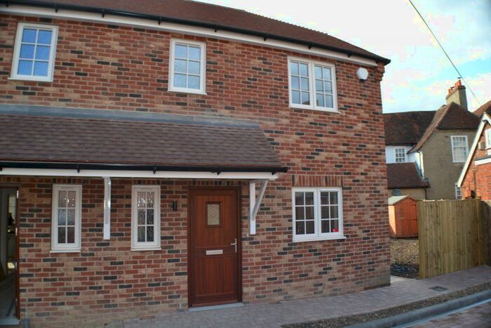3 Bedroom Semi-Detached House To Rent In Church Lane Thatcham, RG19