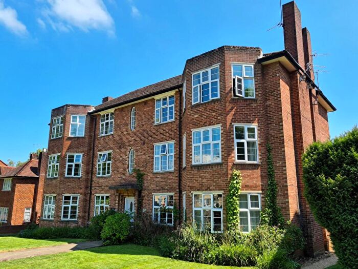 2 Bedroom Flat To Rent In Winn Road, Portswood, Southampton, SO17