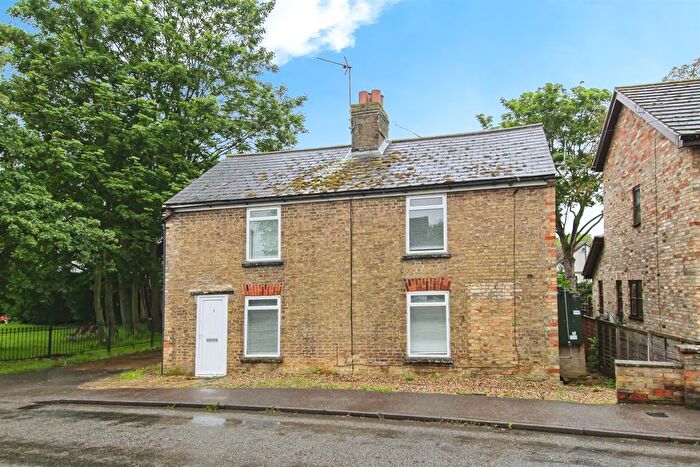 4 Bedroom Detached House For Sale In Newmarket Road, Stretham, Ely, CB6