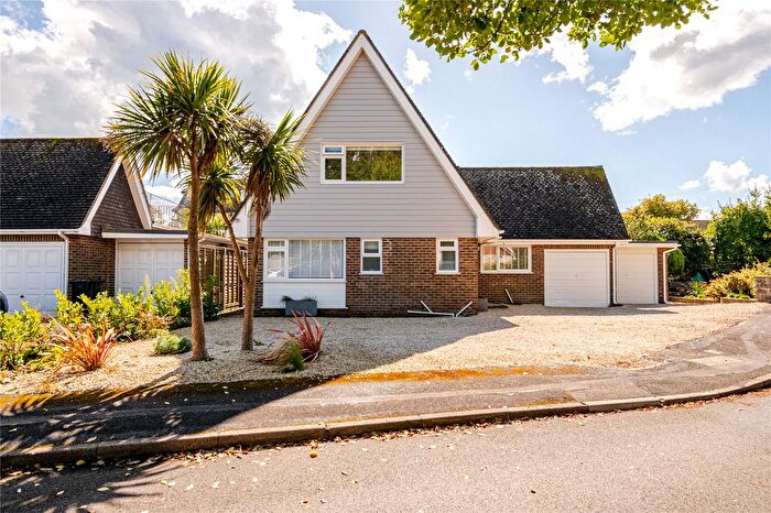3 Bedroom Bungalow For Sale In Seafield Close, Barton On Sea, Hampshire, BH25