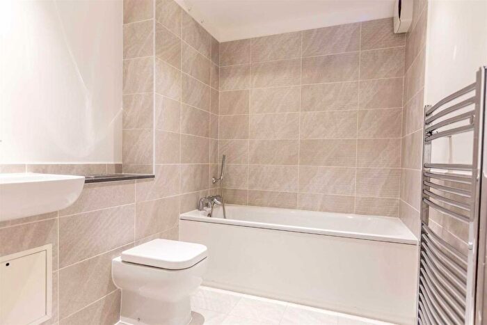 1 Bedroom Flat For Sale In Hanover House, Brentwood, CM14