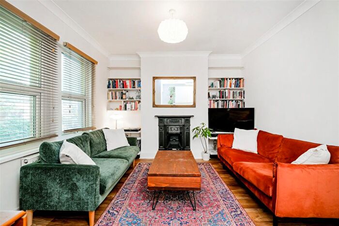 2 Bedroom Flat To Rent In Maude Terrace, Walthamstow, E17